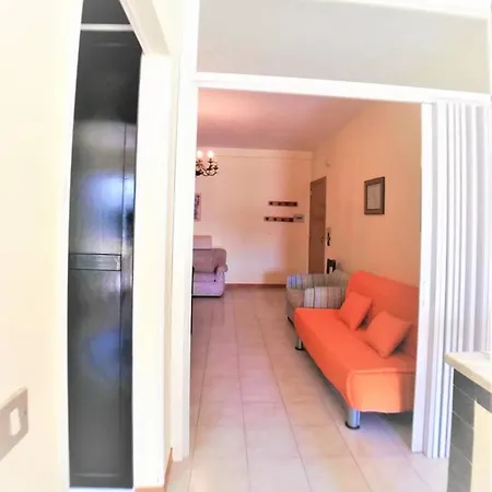A Pochi Passi Dal Castello Aragonese *