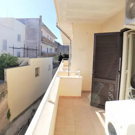 A Pochi Passi Dal Castello Aragonese Otranto